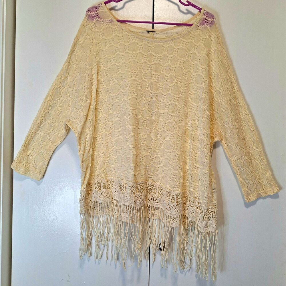 Bobeau Cream Lace Crochet Fringe Hem Boat Neck 3/4 Sleeve Top Plus 2X